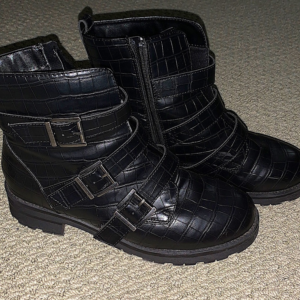 Women’s black buckle combat boots